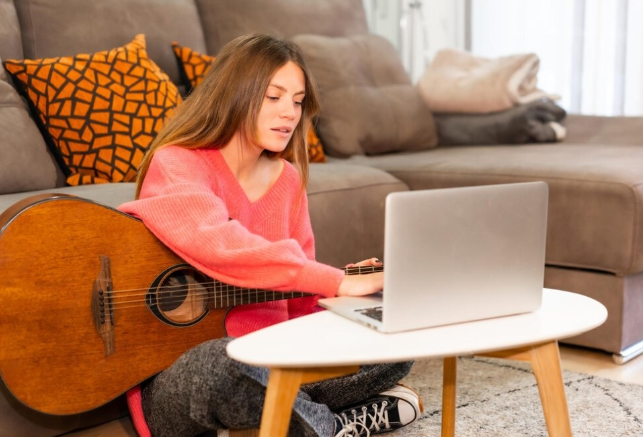 Top 10 Amazing Reasons Why You Should Learn Music Online